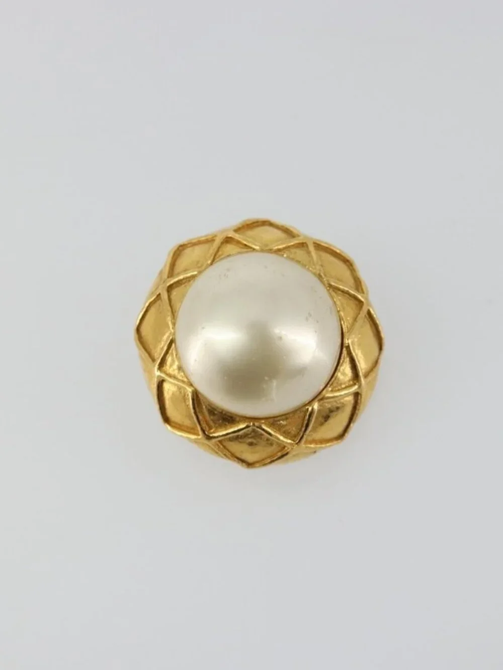 CHANEL Earring metal Gold Tone CC Auth 183501